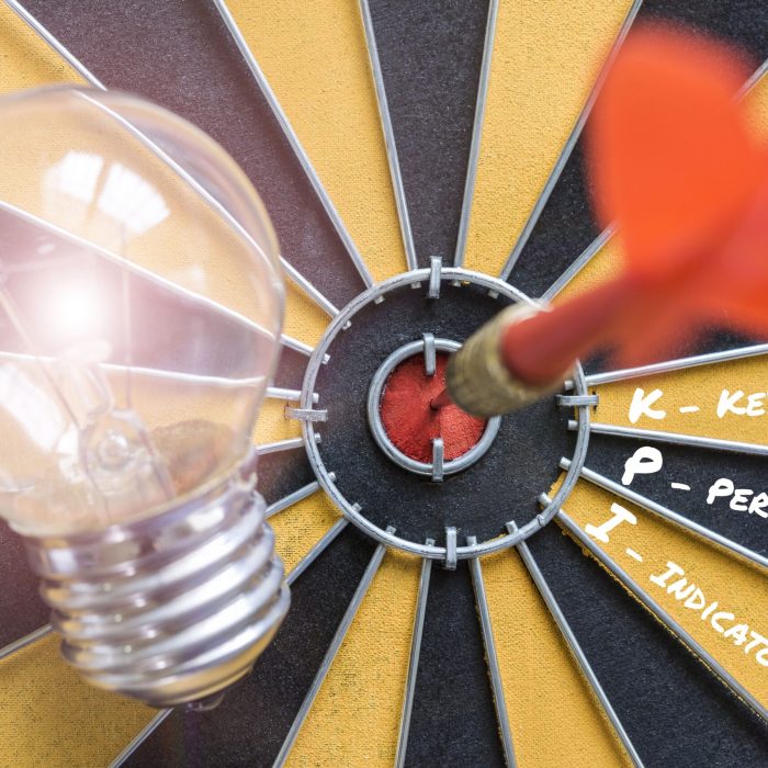 kpi-key-performance-indicator-with-idea-lamp-target-min