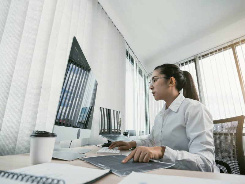 woman-asian-software-1.jpg